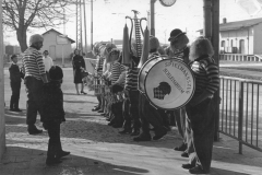 Spielmannszug am Bahnsteig